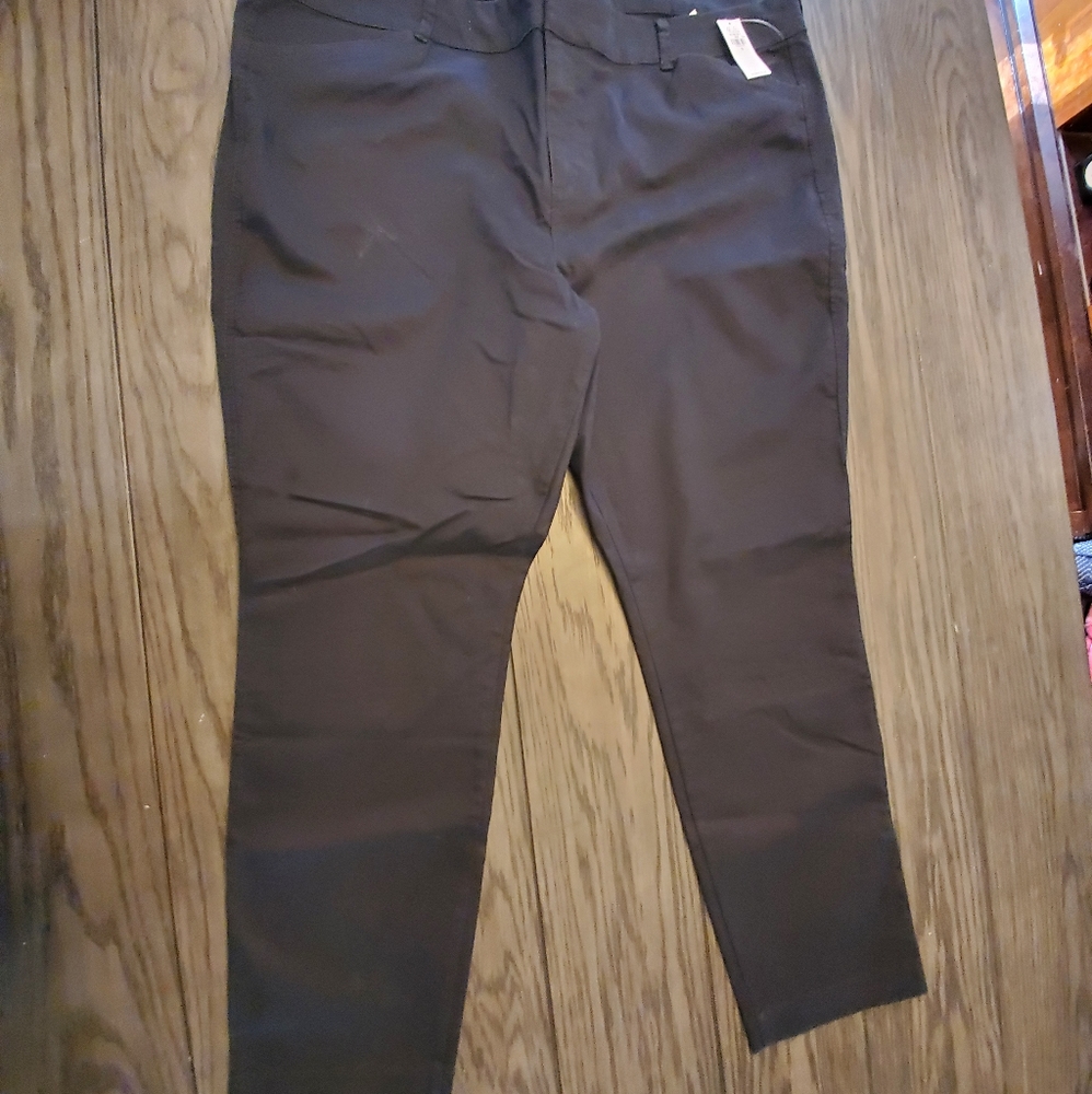Old Navy Ankle Length Pixie Pant Black Size 18
